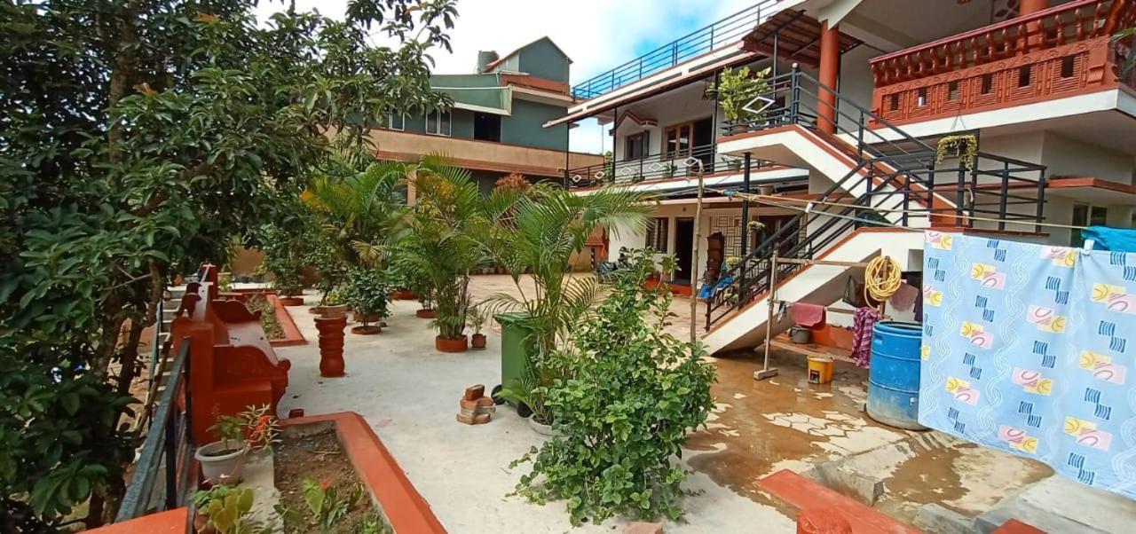 Coorg Girinivas Homestay 102 マディケーリ エクステリア 写真