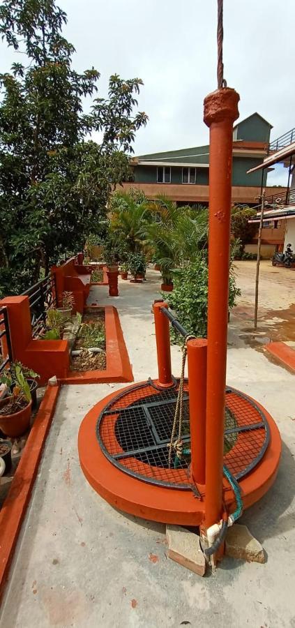 Coorg Girinivas Homestay 102 マディケーリ エクステリア 写真