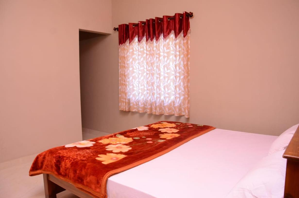Coorg Girinivas Homestay 102 マディケーリ エクステリア 写真