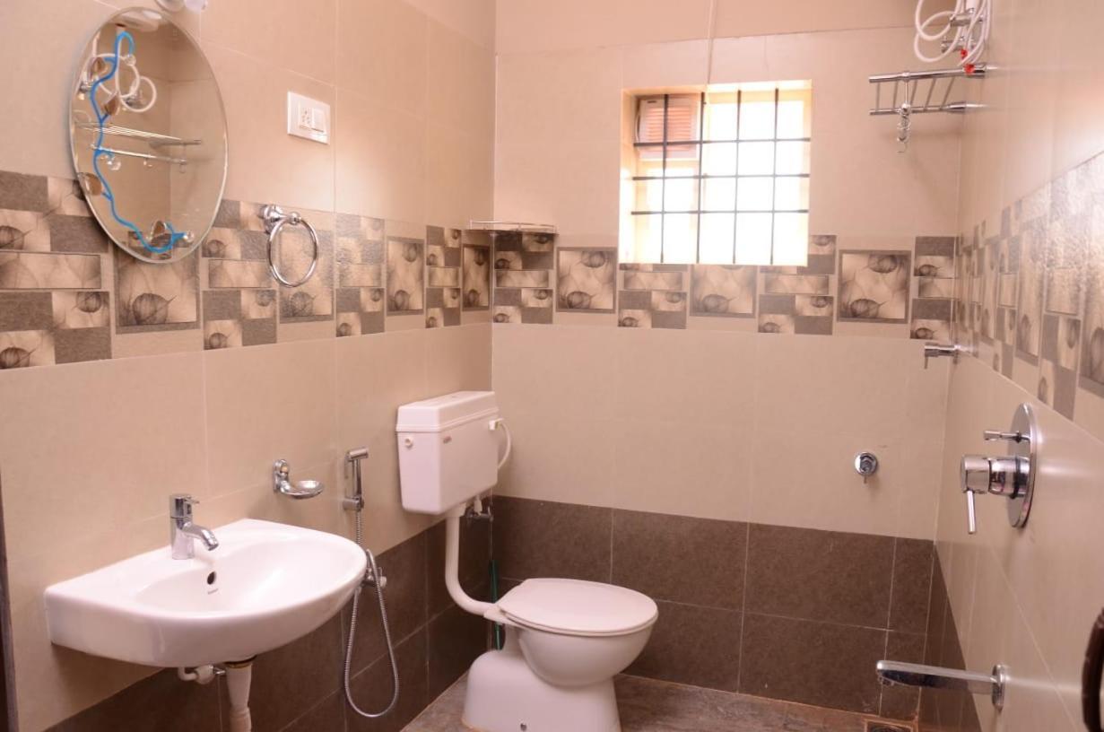 Coorg Girinivas Homestay 102 マディケーリ エクステリア 写真